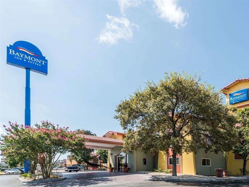 Готель Baymont By Wyndham San Antonio Near South Texas Medical Ctr Екстер'єр фото